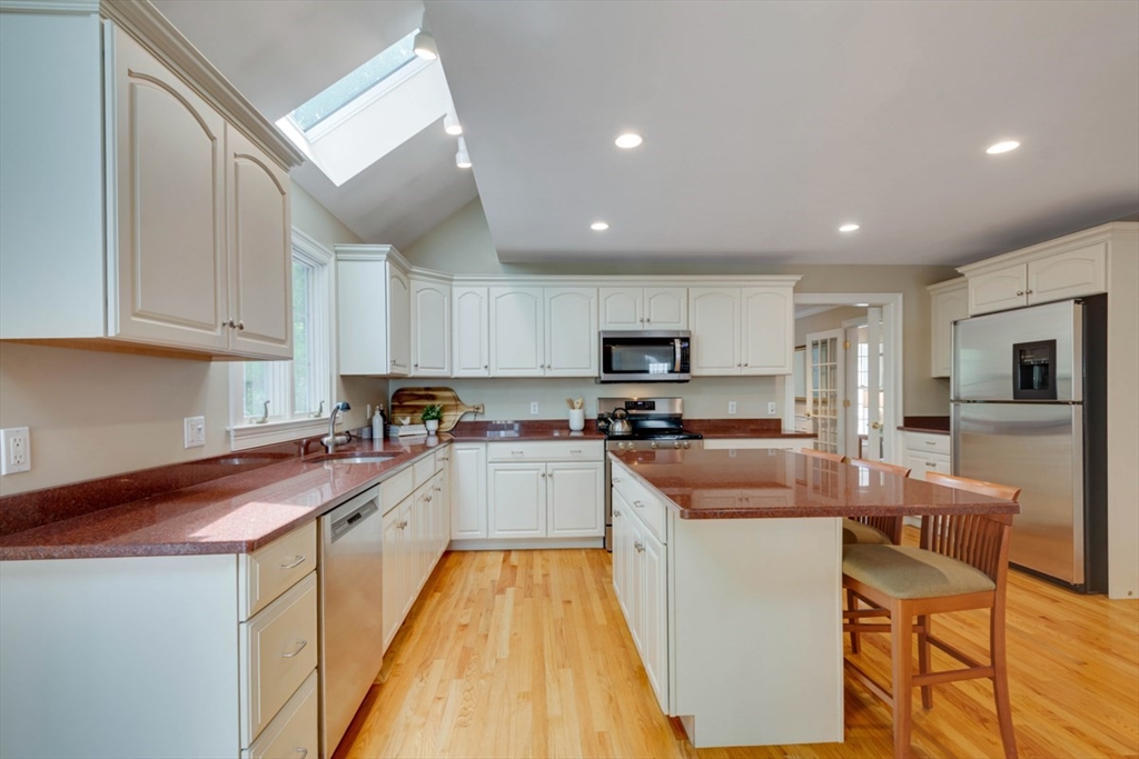 96 Richdale Road Needham, MA 02494 - Photo 13 of 41