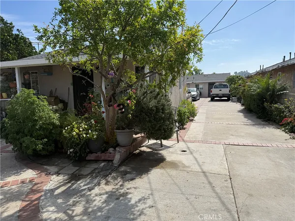 $949,900 | 12872 Van Nuys Boulevard, Pacoima, CA 91331