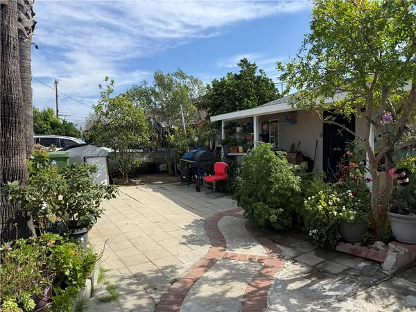 $949,900 | 12872 Van Nuys Boulevard, Pacoima, CA 91331