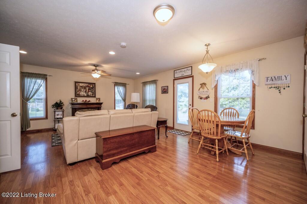 8708 Shepherdsville Road Louisville, KY 40219 - Photo 50 of 70 mom3
