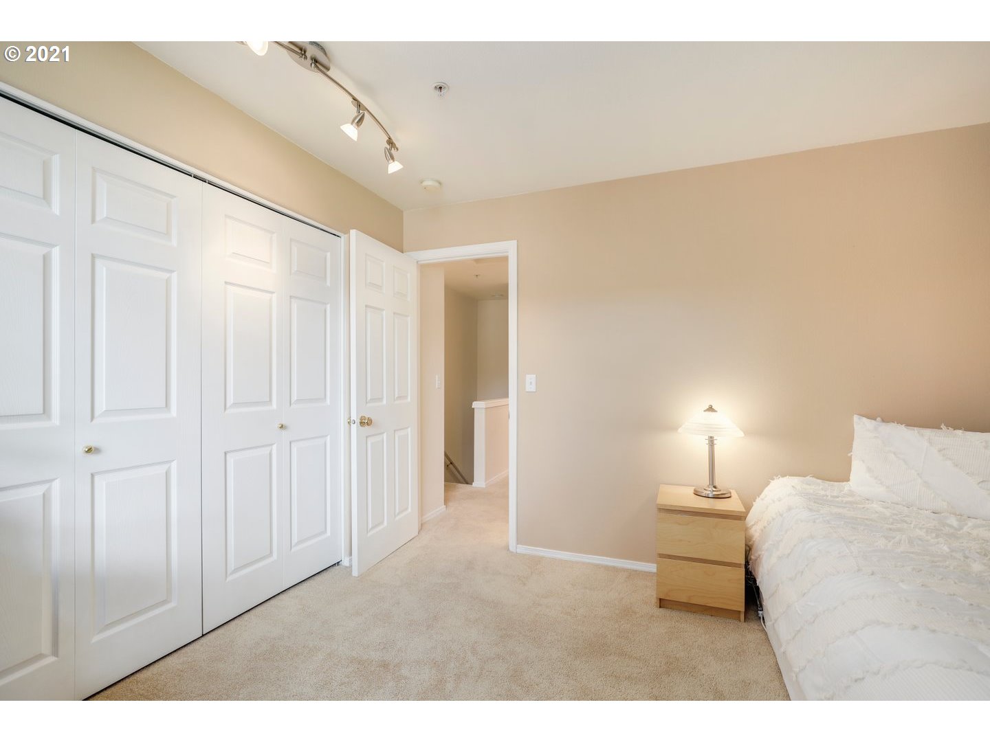 14192 Southwest Barrows Road, Unit 3 Tigard, OR 97223 - Photo 11 of 28 Gallery Image 11