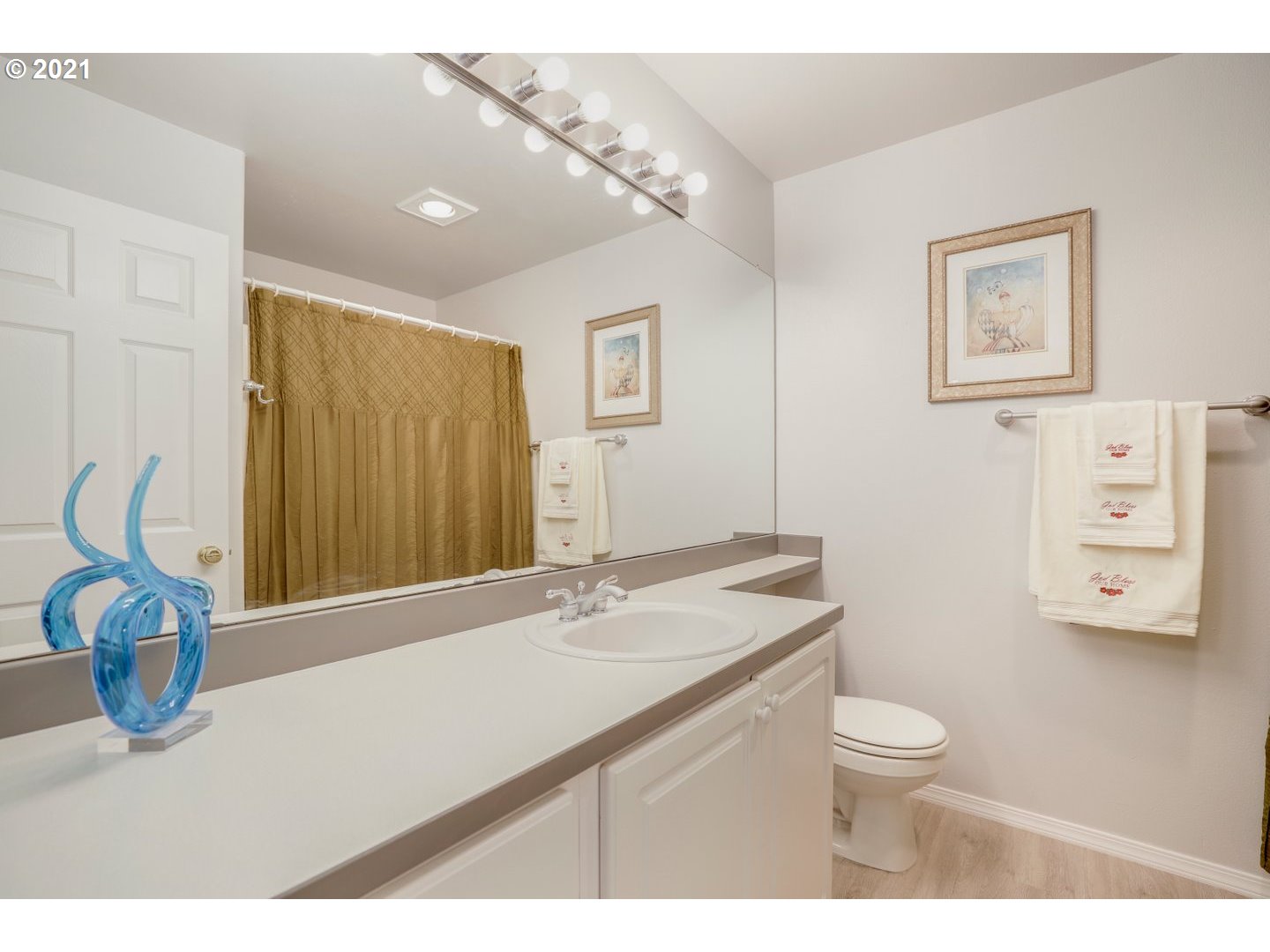14192 Southwest Barrows Road, Unit 3 Tigard, OR 97223 - Photo 7 of 28 Gallery Image 7