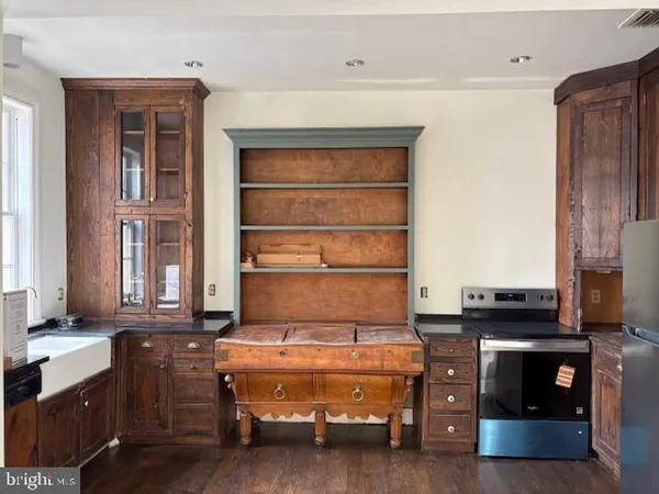 $9,250 | 1552 34th Street Northwest, Washington, DC 20007