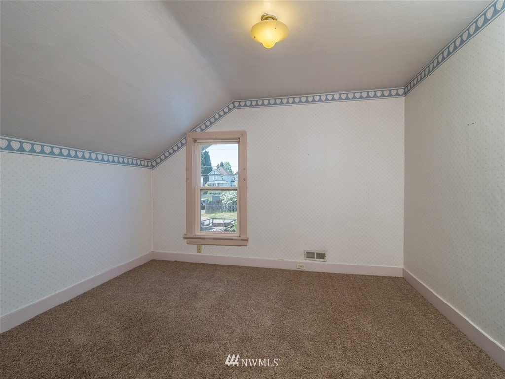 2110 Rockefeller Avenue Everett, WA 98201 - Photo 16 of 24