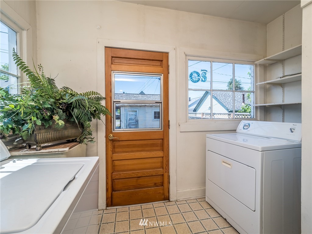 2110 Rockefeller Avenue Everett, WA 98201 - Photo 20 of 24