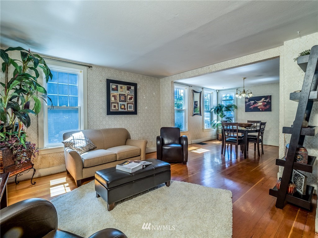2110 Rockefeller Avenue Everett, WA 98201 - Photo 4 of 24
