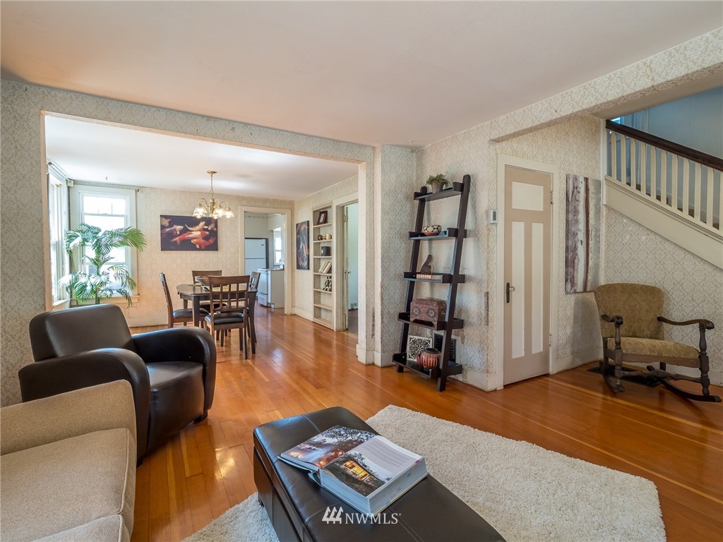 2110 Rockefeller Avenue Everett, WA 98201 - Photo 5 of 24