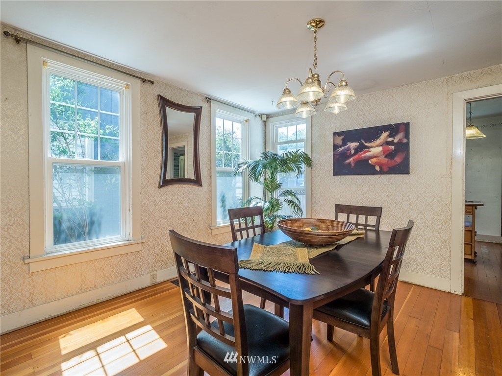 2110 Rockefeller Avenue Everett, WA 98201 - Photo 8 of 24