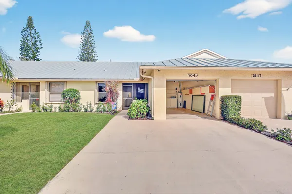 $2,300 | 7643 Southeast Sugar Sand Circle, Hobe Sound, FL 33455