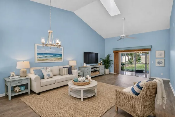 $2,300 | 7643 Southeast Sugar Sand Circle, Hobe Sound, FL 33455