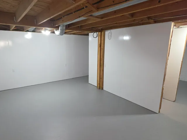 $1,800 | 539 East Avenue, Hartford, WI 53027