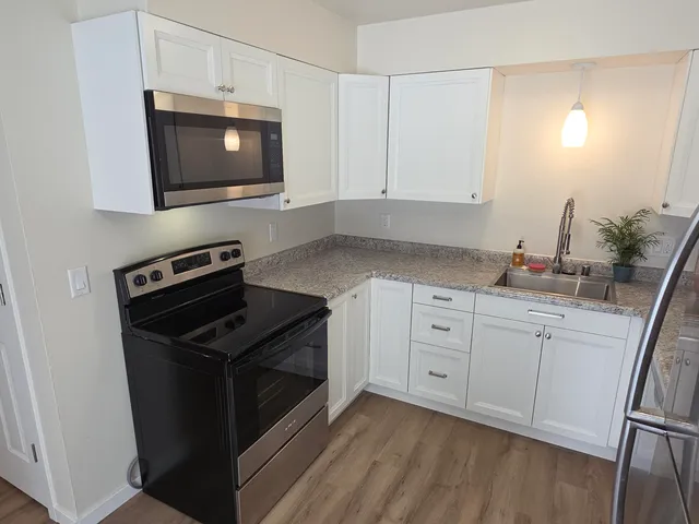 $1,800 | 539 East Avenue, Hartford, WI 53027