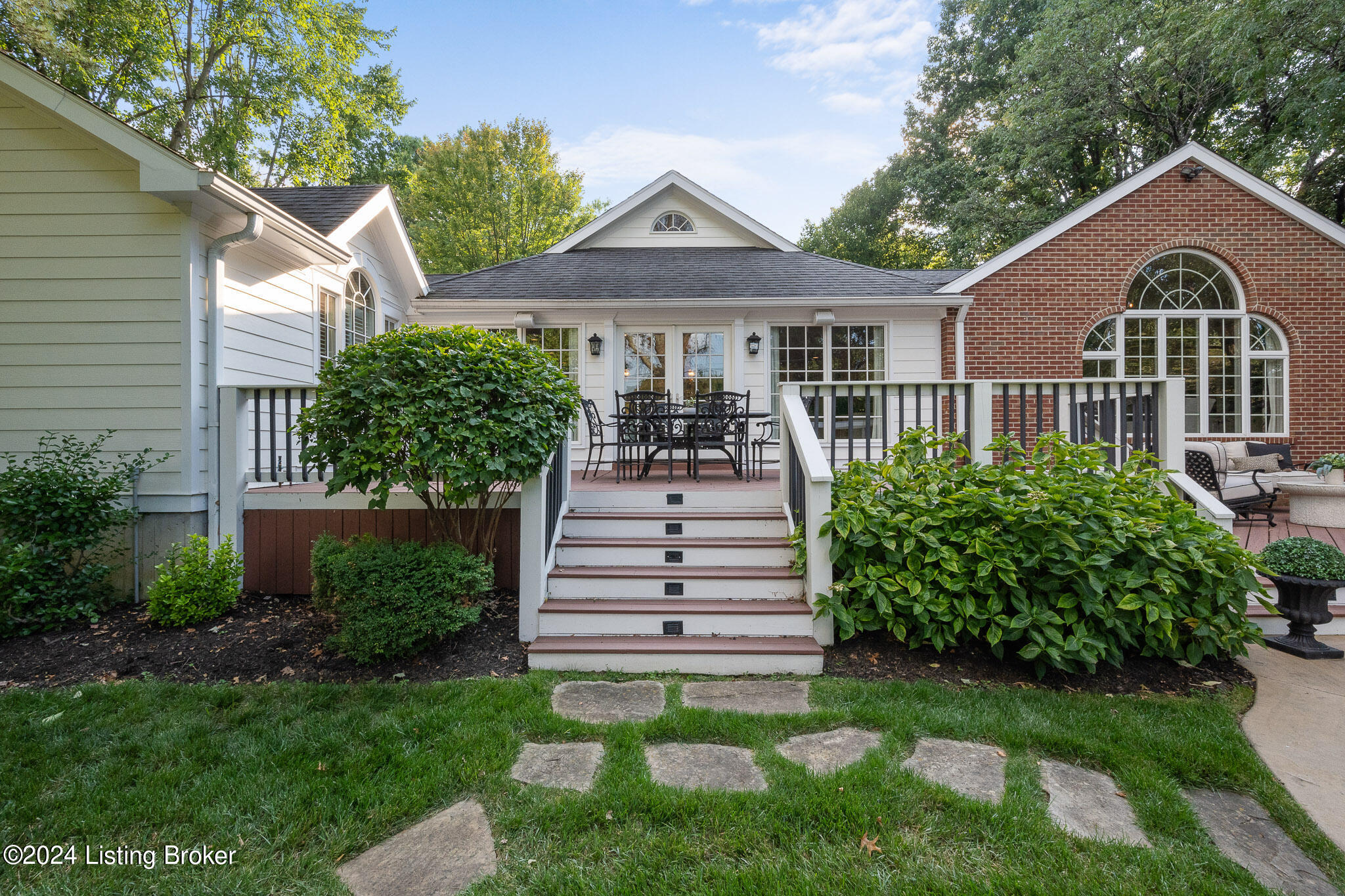 219 Smithfields Road Louisville, KY 40207 - Photo 56 of 58 219 Smithfields Rd-68