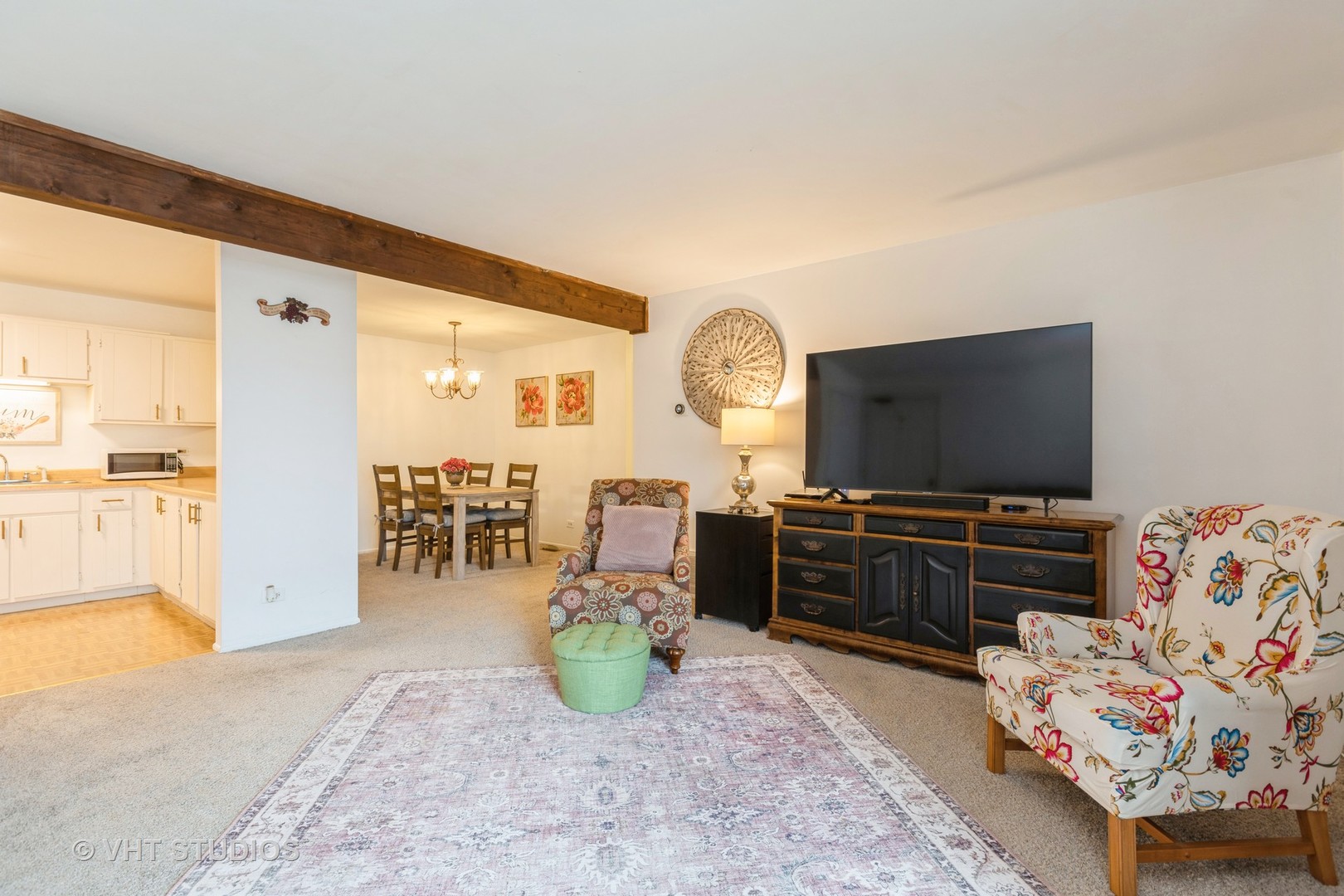 983 Golf Course Road, Unit 2 Crystal Lake, IL 60014 - Photo 4 of 15 Gallery Image 4