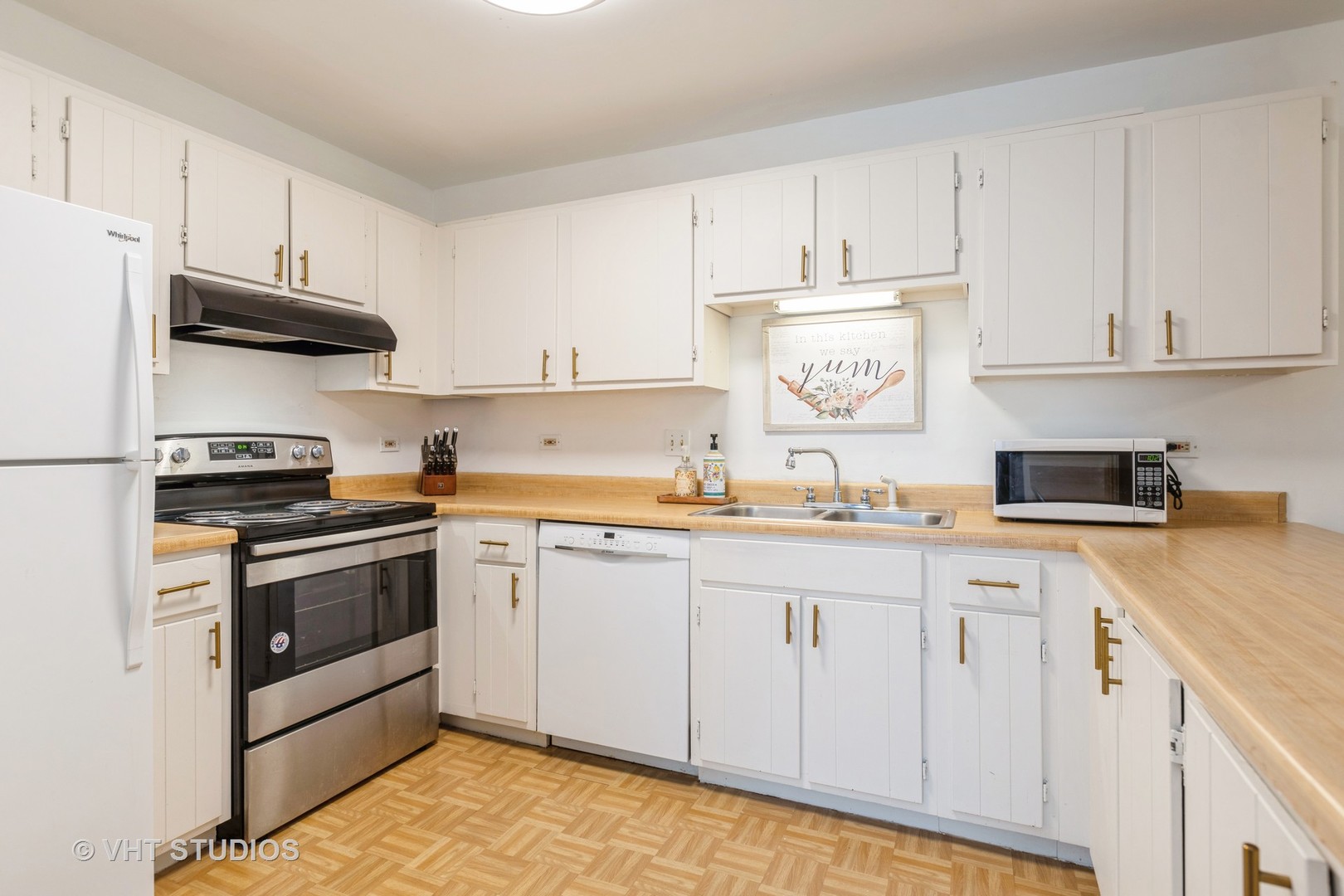 983 Golf Course Road, Unit 2 Crystal Lake, IL 60014 - Photo 8 of 15 Gallery Image 8
