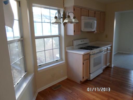 100 Hampton Boulevard Lake Bluff, IL 60044 - Photo 4 of 12