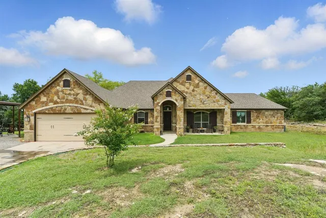 $725,000 | 565 Ridgeway Dr Bluff Dale, Bluff Dale, TX 76433