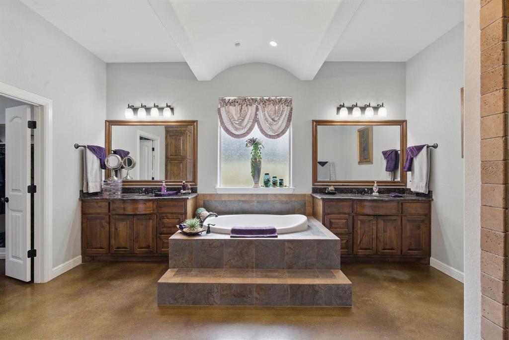 565 Ridgeway Dr Bluff Dale Bluff Dale, TX 76433 - Photo 24 of 40 Primary