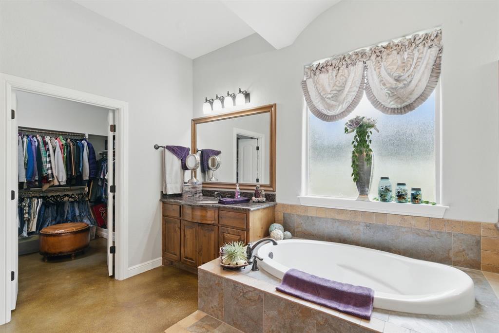 565 Ridgeway Dr Bluff Dale Bluff Dale, TX 76433 - Photo 26 of 40 Primary