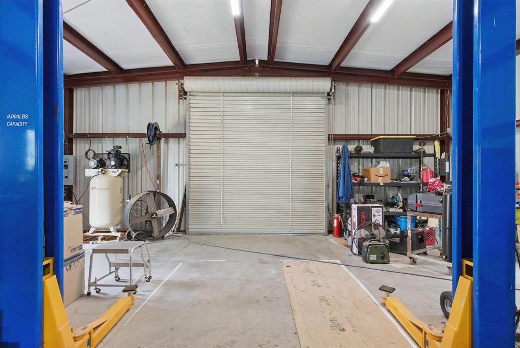 565 Ridgeway Dr Bluff Dale Bluff Dale, TX 76433 - Photo 5 of 40