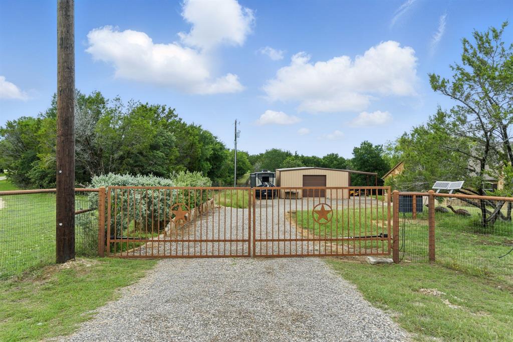 565 Ridgeway Dr Bluff Dale Bluff Dale, TX 76433 - Photo 7 of 40
