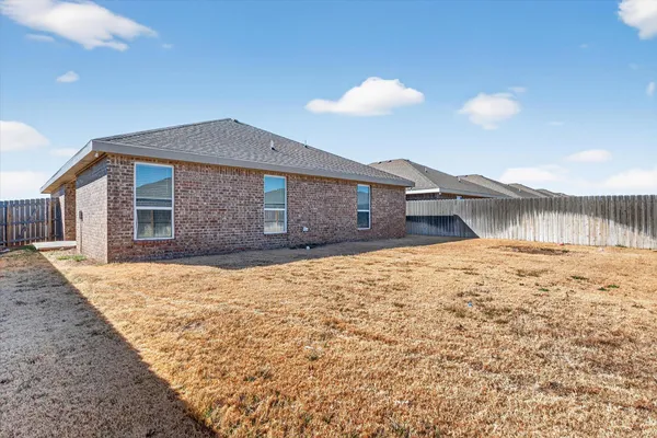 $1,675 | 8520 11th Street, Lubbock, TX 79416