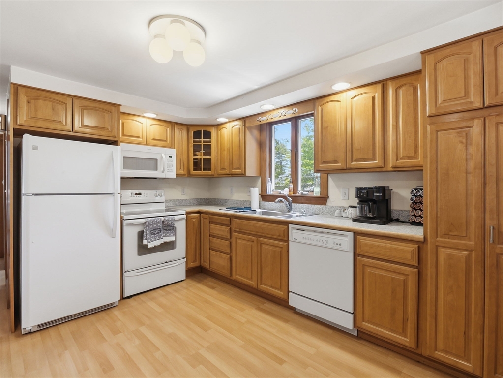 36 Bridge Street Billerica, MA 01821 - Photo 7 of 42