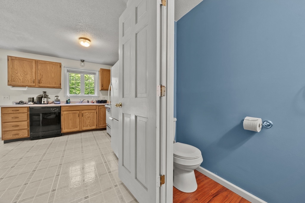 577-579 Old Greenwich Plain Road Hardwick, MA 01082 - Photo 9 of 28