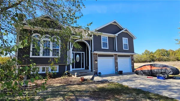 $469,900 | 28918 Hala Lane, Harrisonville, MO 64701