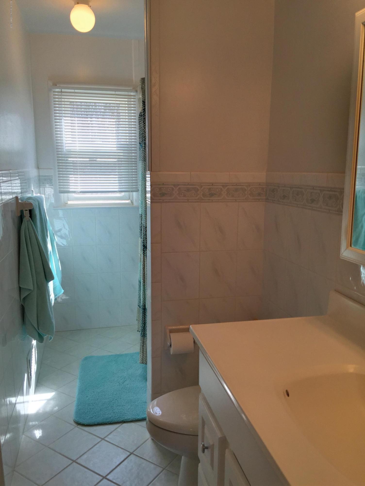 7 Chaucer Road Manalapan, NJ 07726 - Photo 15 of 30 IMG_0746