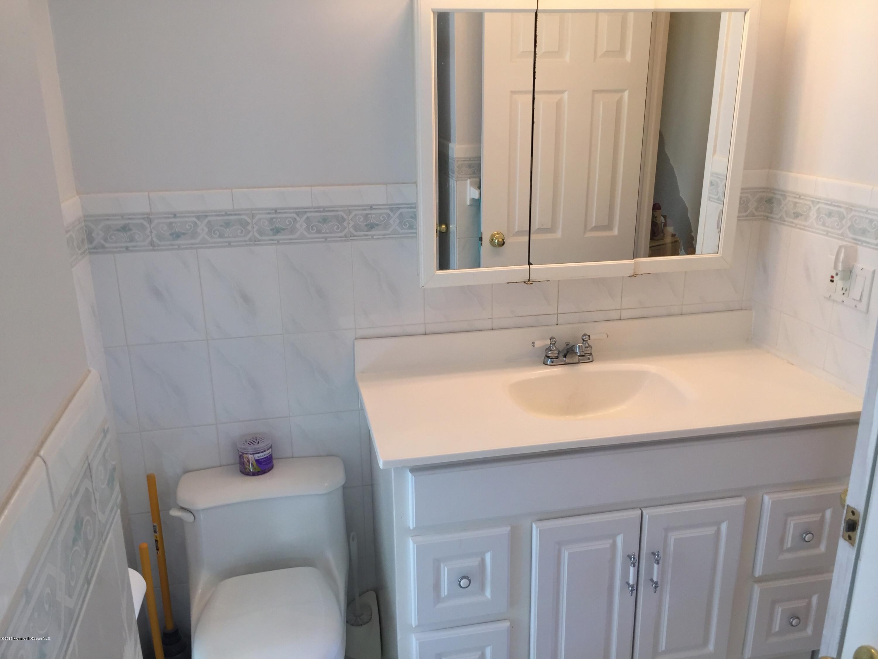 7 Chaucer Road Manalapan, NJ 07726 - Photo 17 of 30 IMG_0748