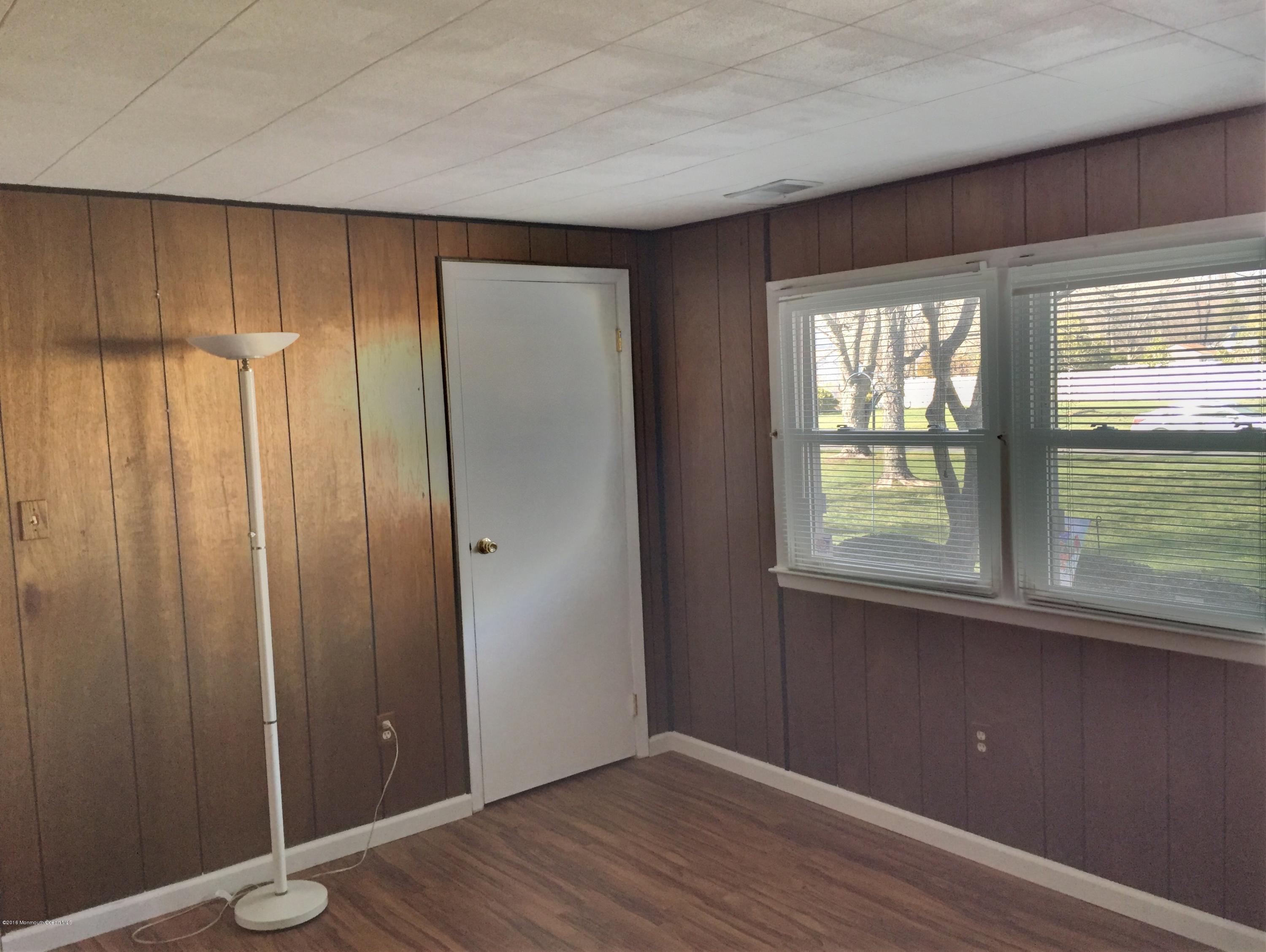 7 Chaucer Road Manalapan, NJ 07726 - Photo 23 of 30 IMG_0780
