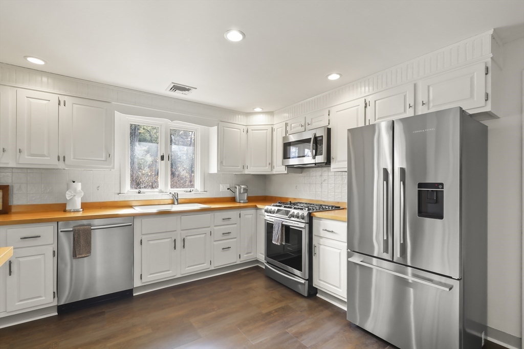 14 Red Brook Harbor Road Cataumet, MA 02534 - Photo 5 of 42 Gallery Image 5