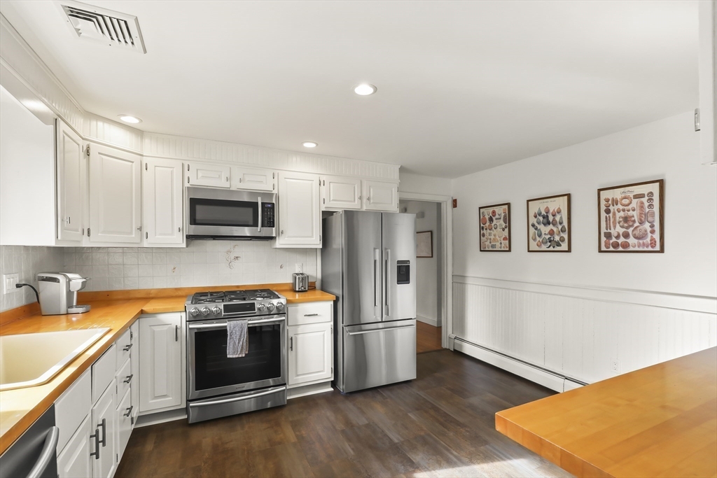 14 Red Brook Harbor Road Cataumet, MA 02534 - Photo 7 of 42 Gallery Image 7