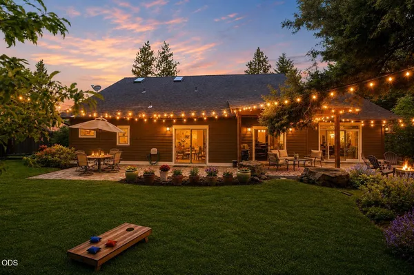 $1,299,000 | 21125 Bear Creek Road, Bend, OR 97702
