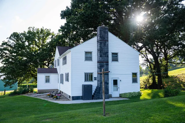 $3,150,000 | 8991 McKenzie Lane, Hollandale, WI 53544