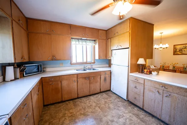 $2,635,110 | 8991 McKenzie Lane, Hollandale, WI 53544