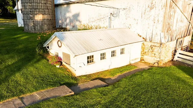 $3,150,000 | 8991 McKenzie Lane, Hollandale, WI 53544