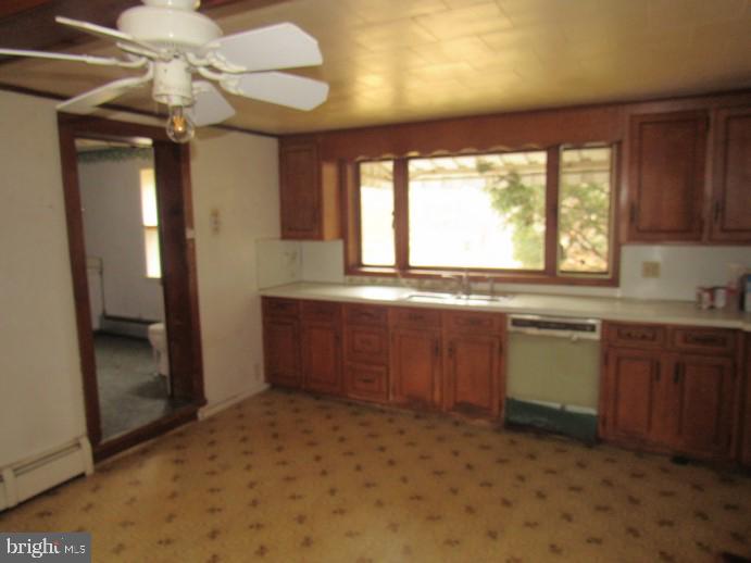 664 Racetrack Road Abbottstown, PA 17301 - Photo 5 of 14 Gallery Image 5
