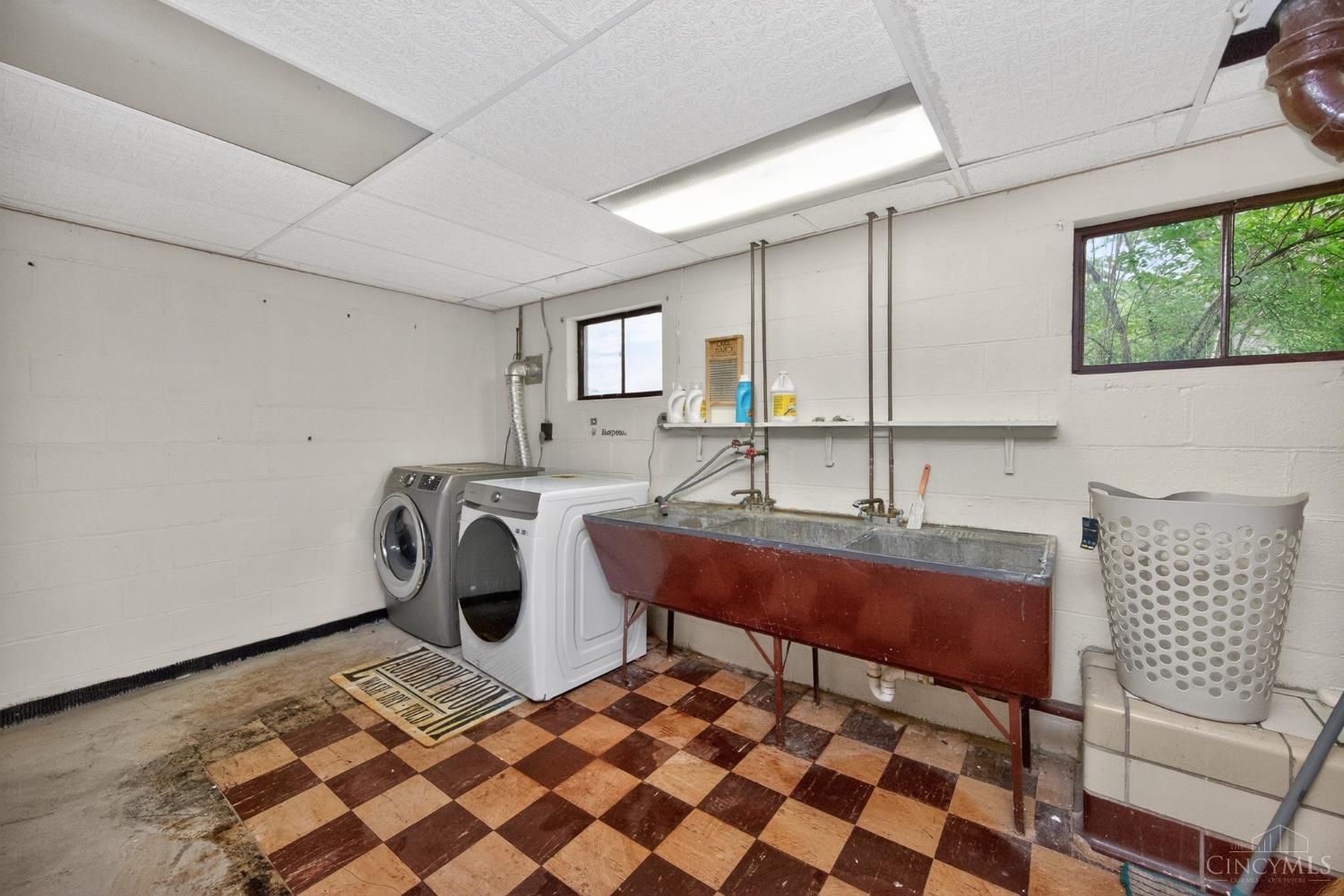 3270 Renfro Avenue Cincinnati, OH 45211 - Photo 33 of 49