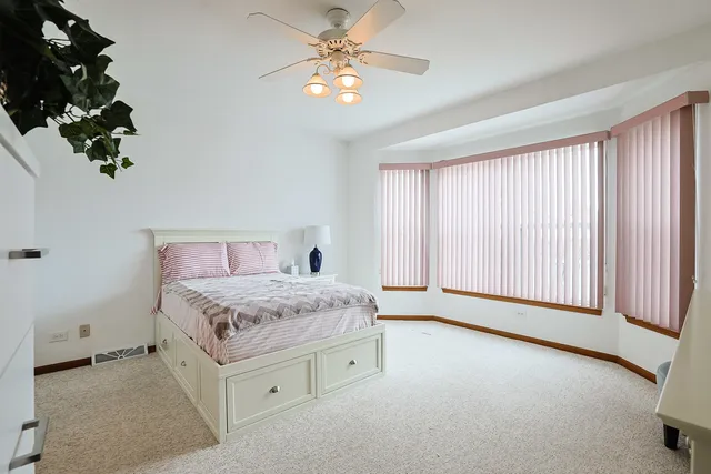 $189,000 | 3455 Steeplechase Way, Grayslake, IL 60030