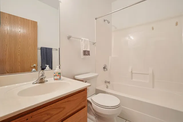 $189,000 | 3455 Steeplechase Way, Grayslake, IL 60030