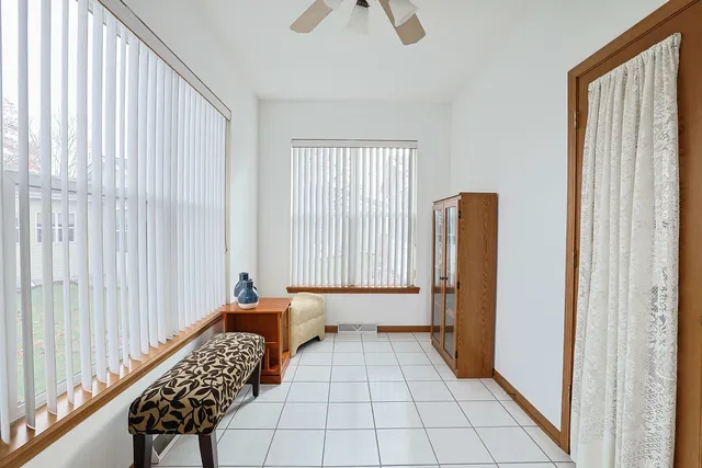 $189,000 | 3455 Steeplechase Way, Grayslake, IL 60030