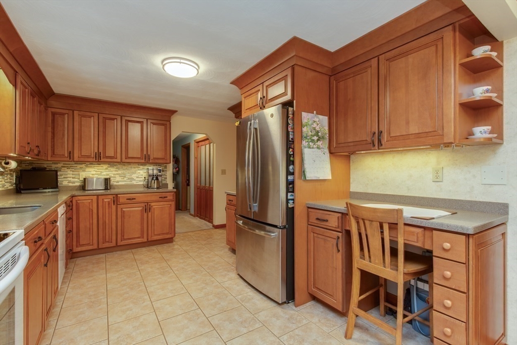 13 Samuel Road Chelmsford, MA 01824 - Photo 6 of 30