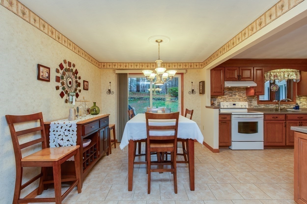 13 Samuel Road Chelmsford, MA 01824 - Photo 8 of 30