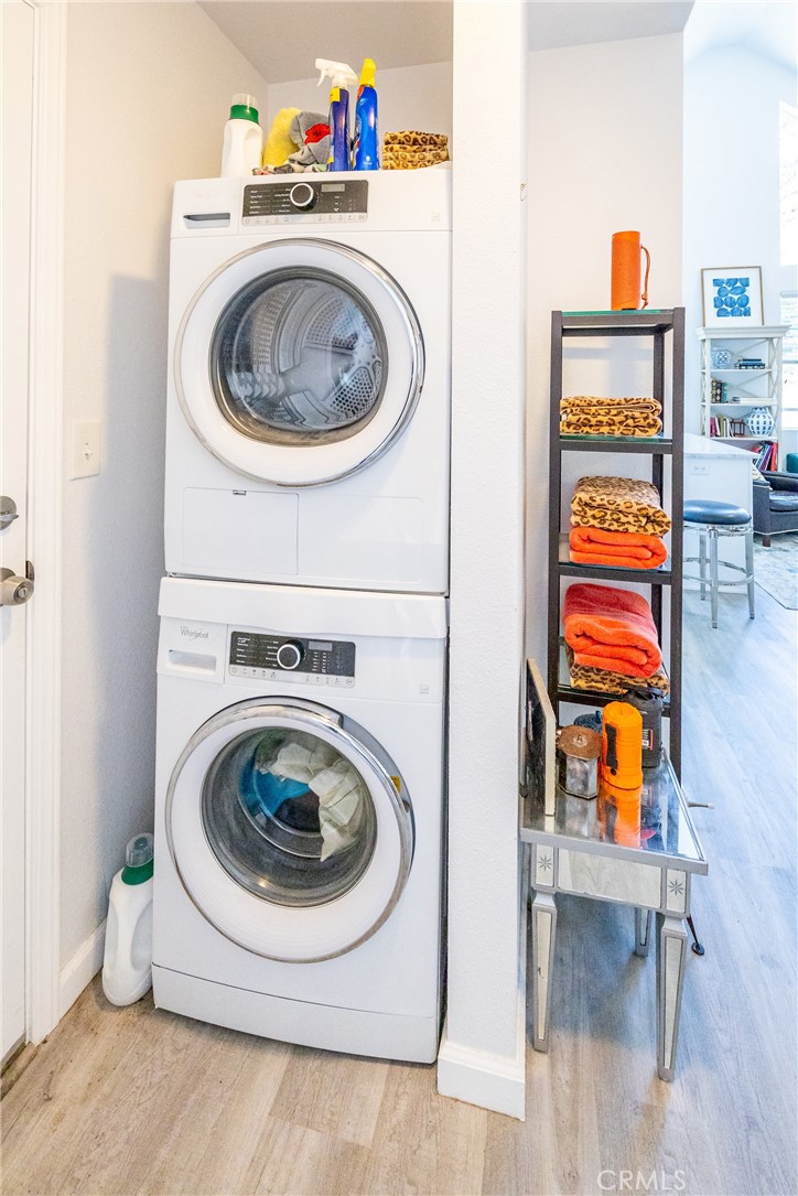 2070 Wales Road Cambria, CA 93428 - Photo 28 of 38 a utility room with dryer and washer