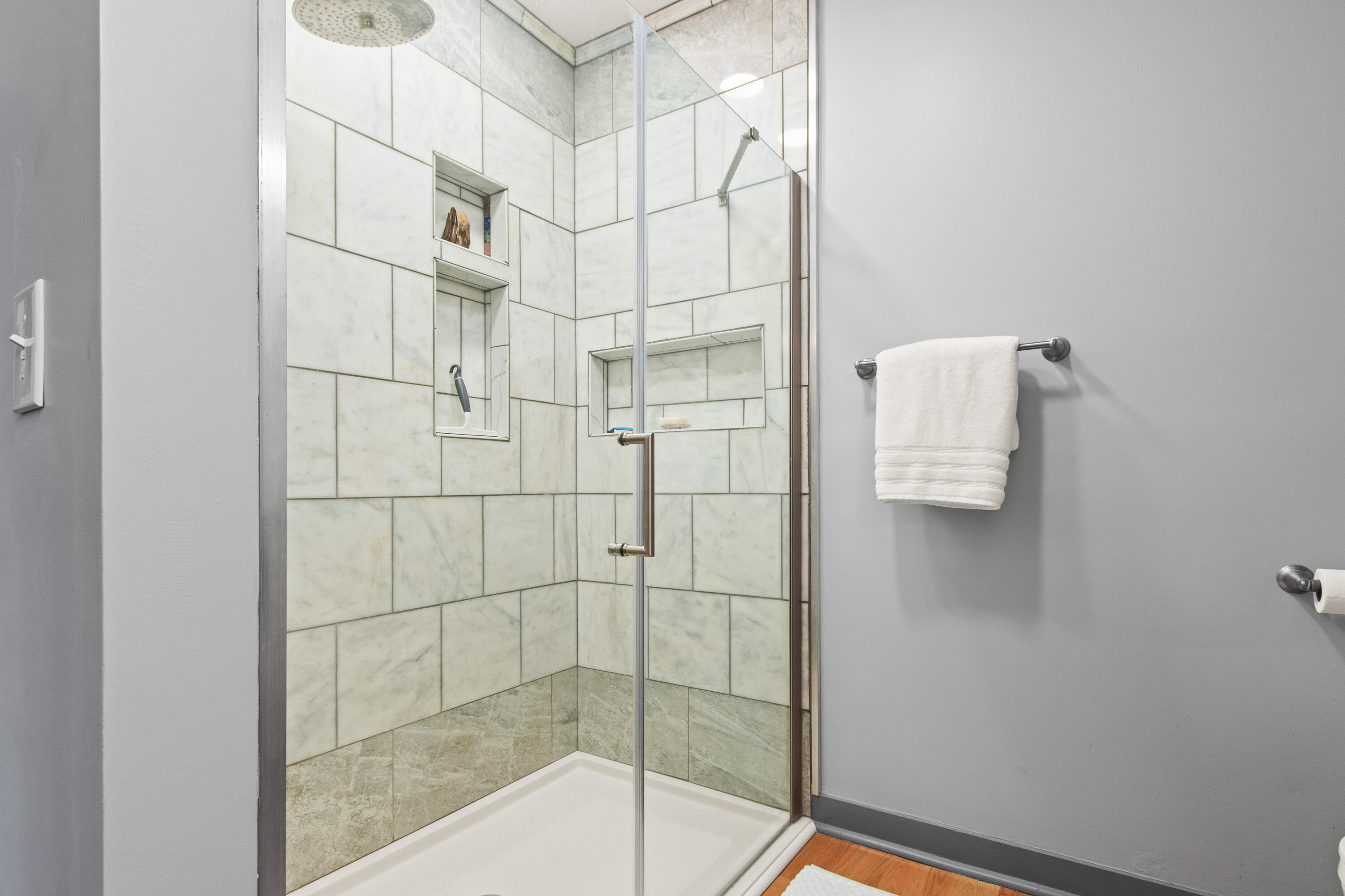 150 Middle Street, Unit 4J Portland, ME 04101 - Photo 25 of 29 Full Bathroom