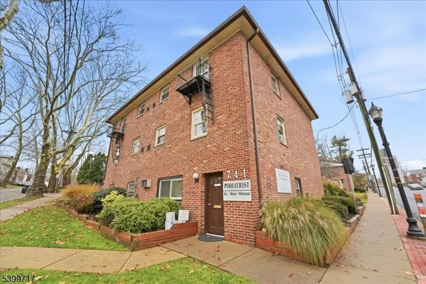 $275,000 | 741 Bloomfield Avenue, Unit A, Verona, NJ 07044