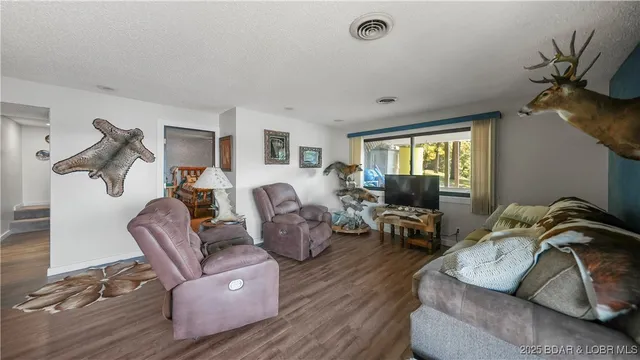 $750,000 | 185 Betlo Drive, Sunrise Beach, MO 65079