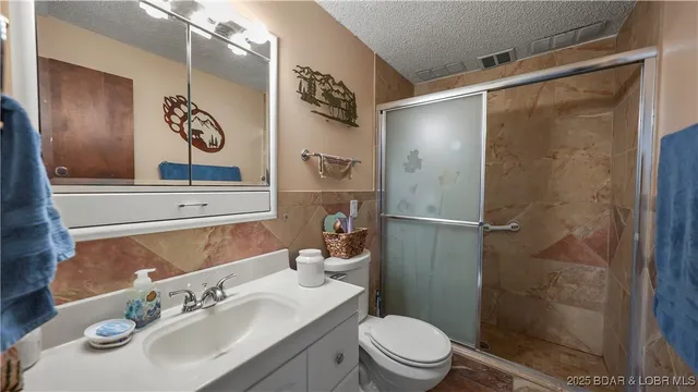 $750,000 | 185 Betlo Drive, Sunrise Beach, MO 65079